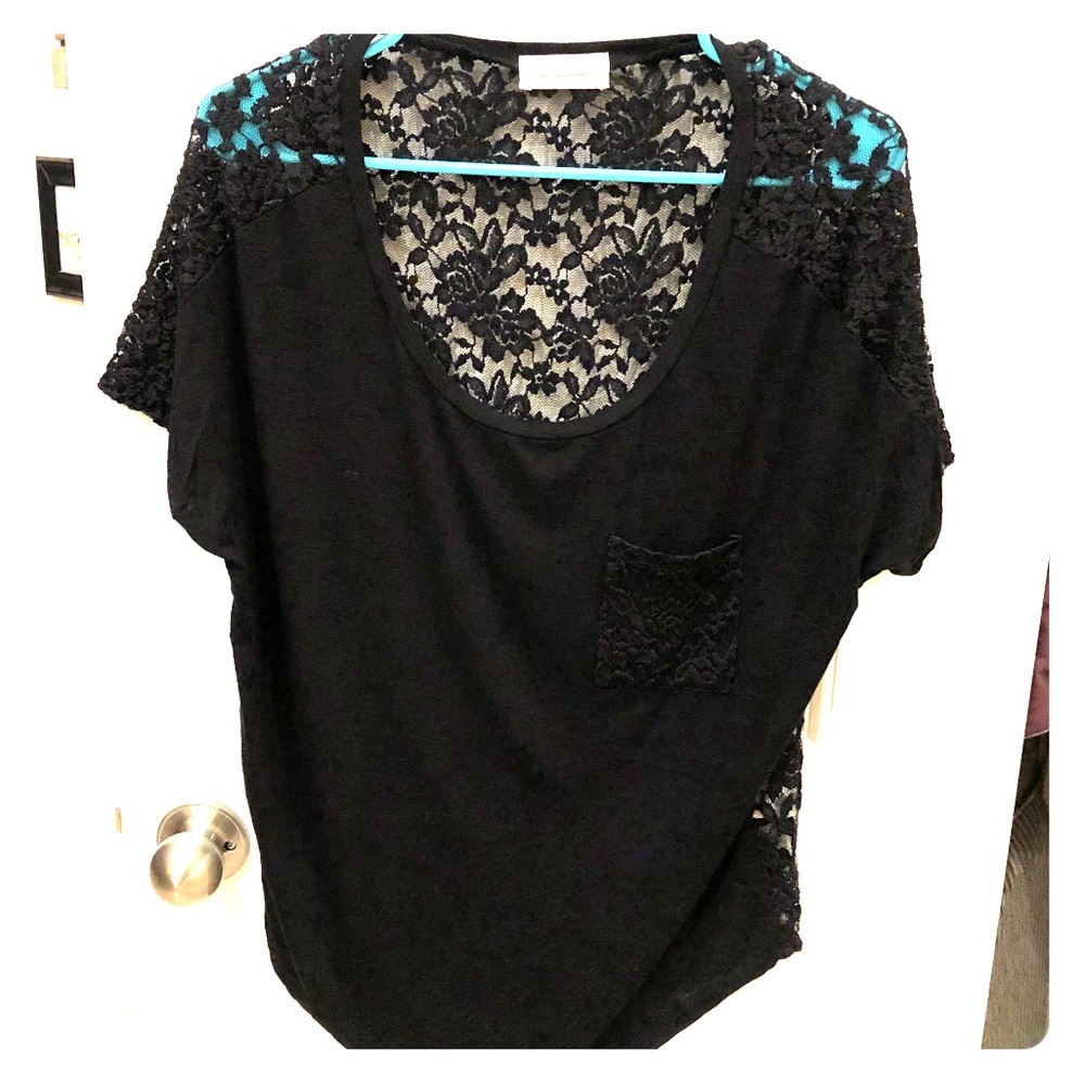 Love Tree lace back shirt